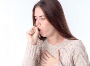 {Góc hỏi đáp} Trào ngược dạ dày có gây ho không thưa bác sĩ?